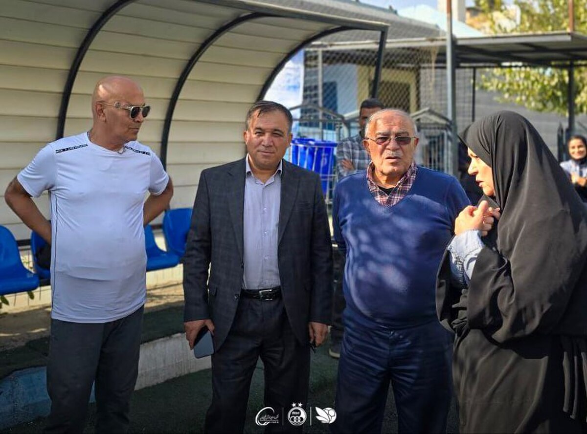 بازدید تاجرنیا از تمرین تیم فوتبال بانوان استقلال